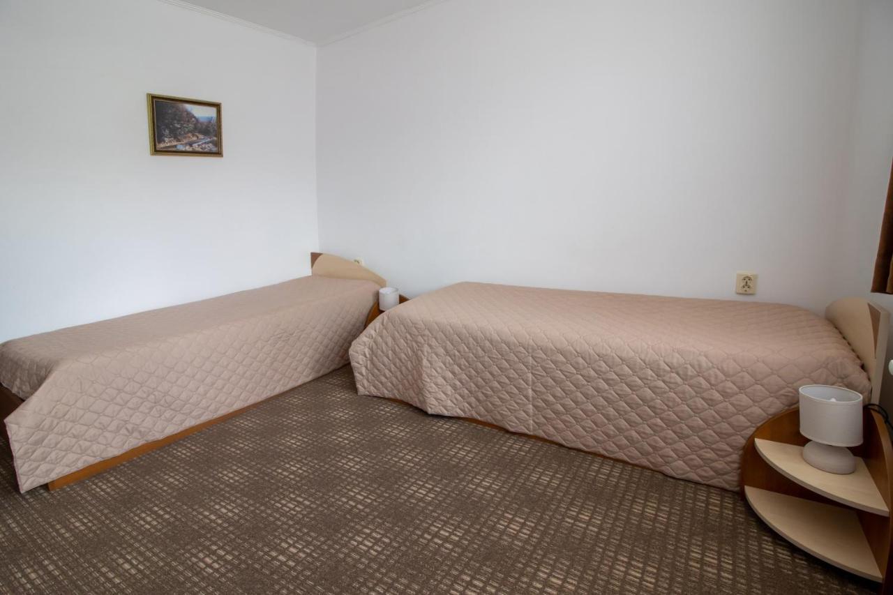 Family Hotel Panorama チフリク エクステリア 写真