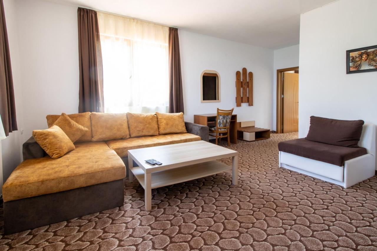 Family Hotel Panorama チフリク エクステリア 写真