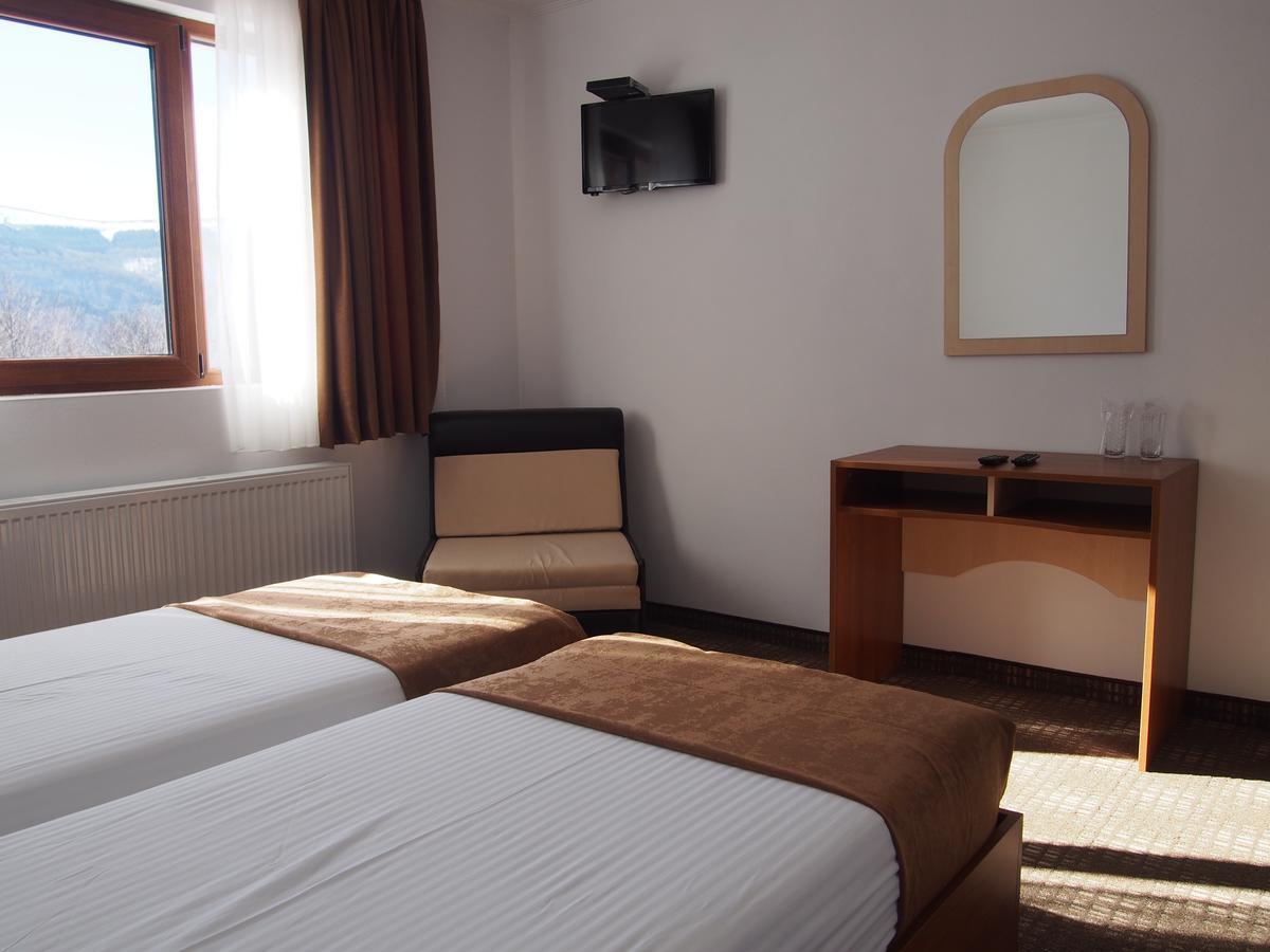 Family Hotel Panorama チフリク エクステリア 写真